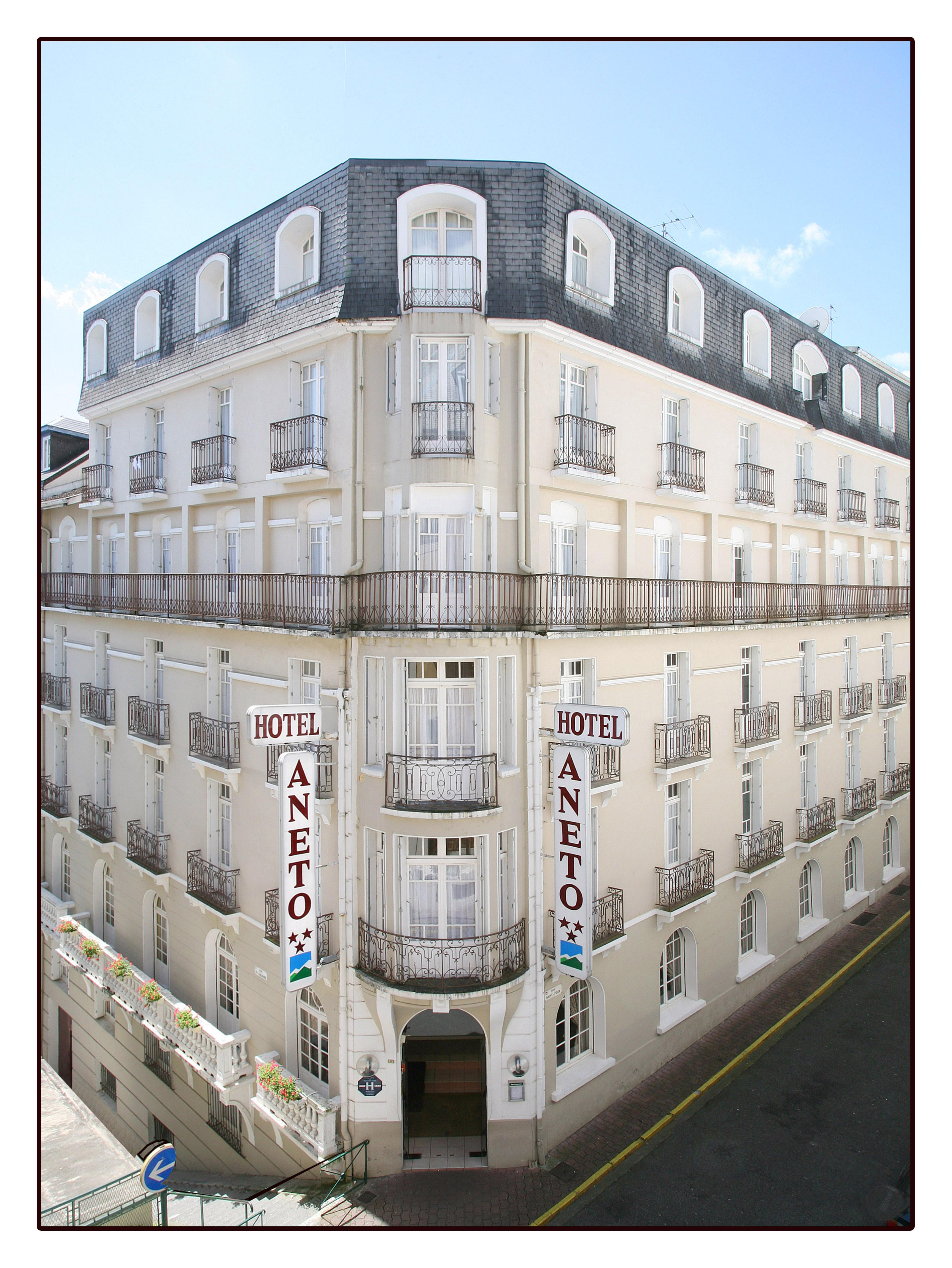 Hotel Aneto Lourdes Ngoại thất bức ảnh